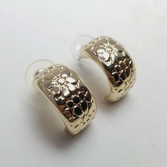 Vintage Wide Half Hoop Stud Earrings, Gold Tone Huggie Style, Classic Minimal - Picture 1 of 6